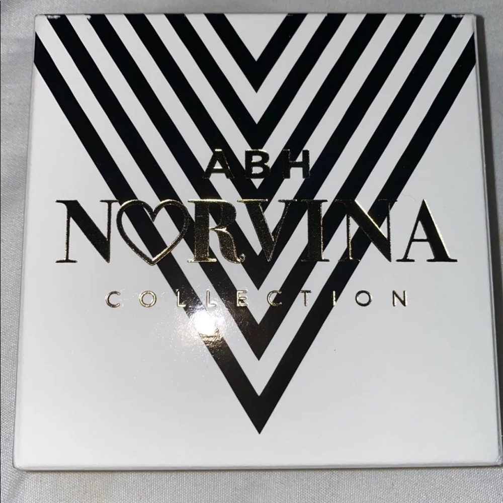 Anastasia Beverly Hills Nirvana eyeshadow palette